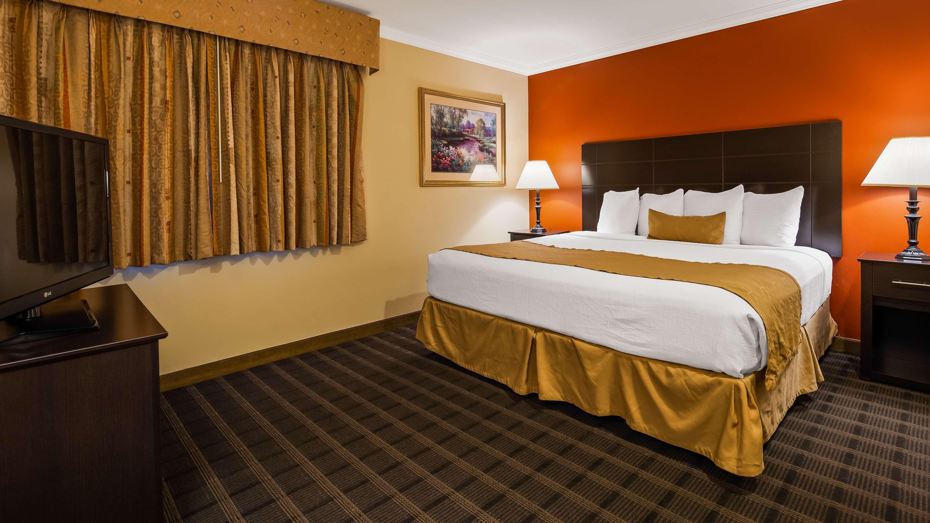 Best Western Inn & Suites Онтэрио Экстерьер фото