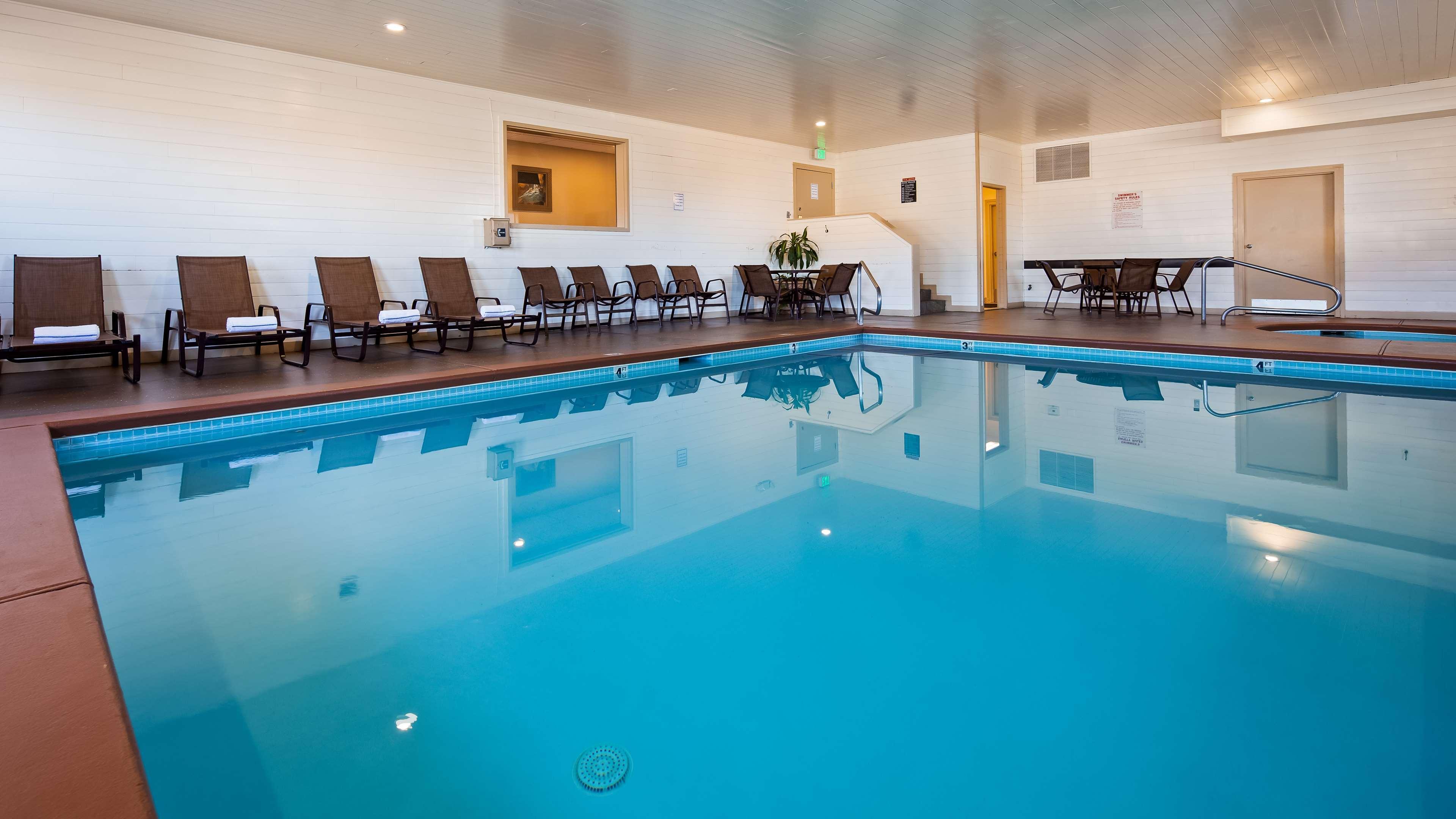 Best Western Inn & Suites Онтэрио Экстерьер фото