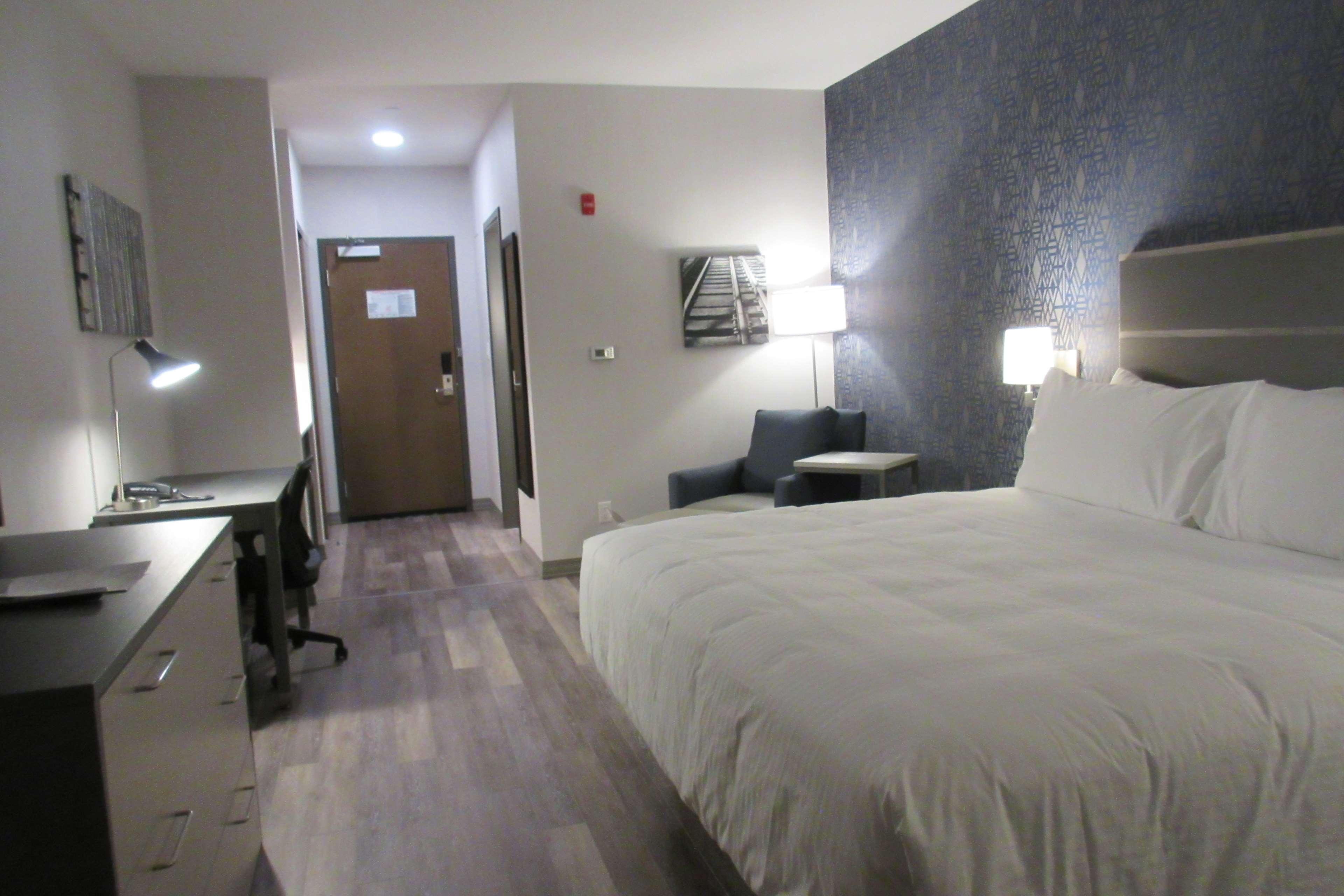 Best Western Inn & Suites Онтэрио Экстерьер фото