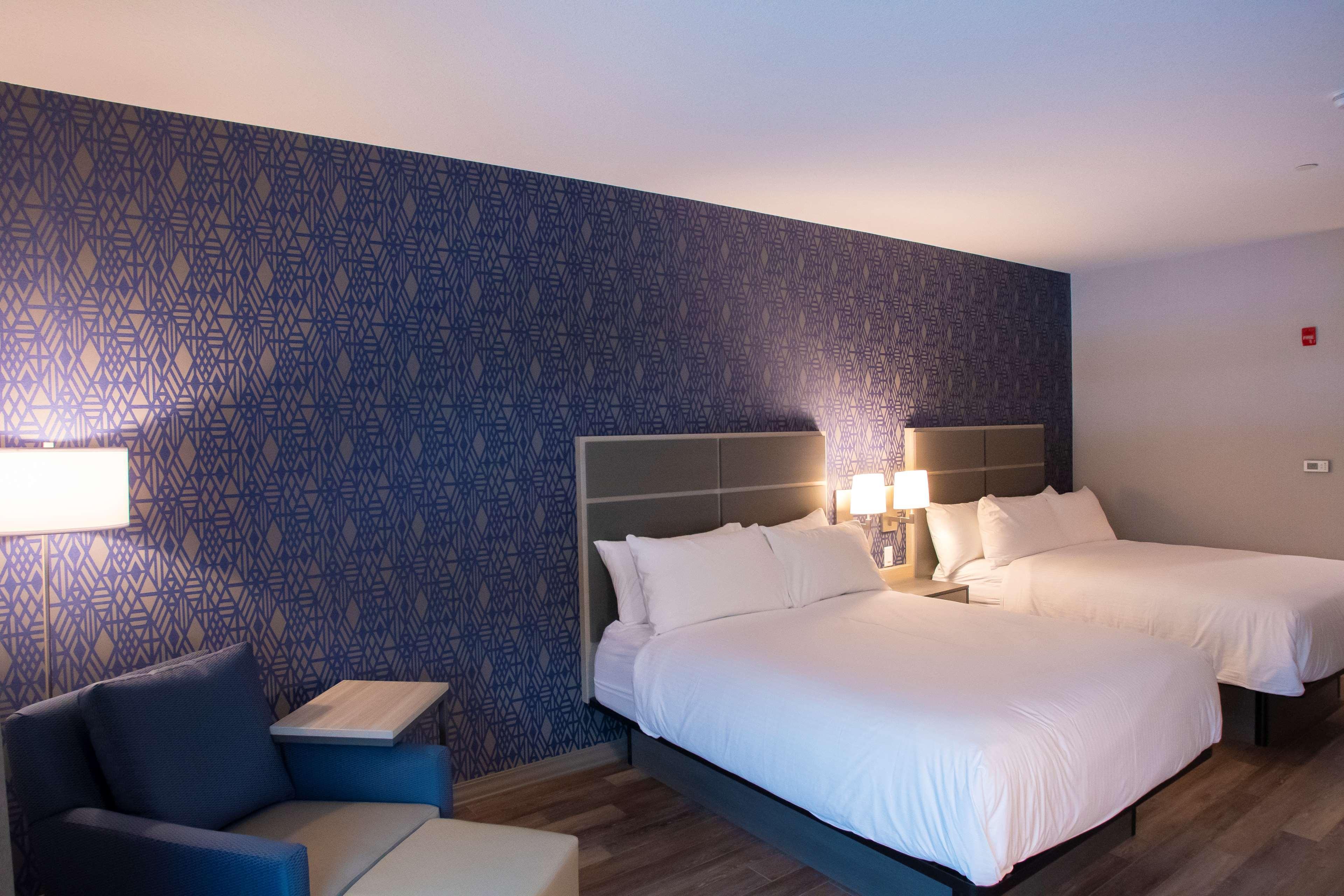 Best Western Inn & Suites Онтэрио Экстерьер фото