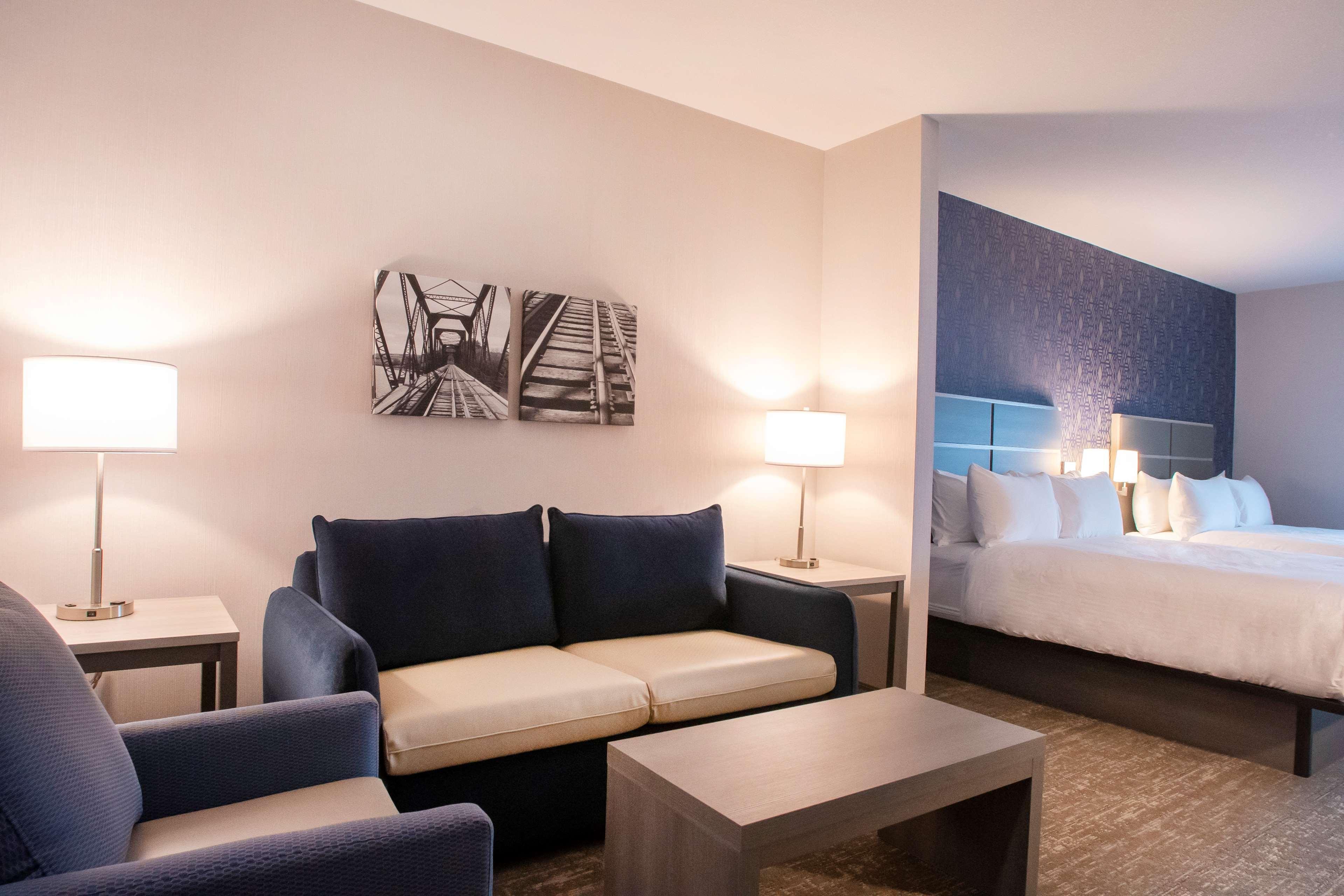 Best Western Inn & Suites Онтэрио Экстерьер фото
