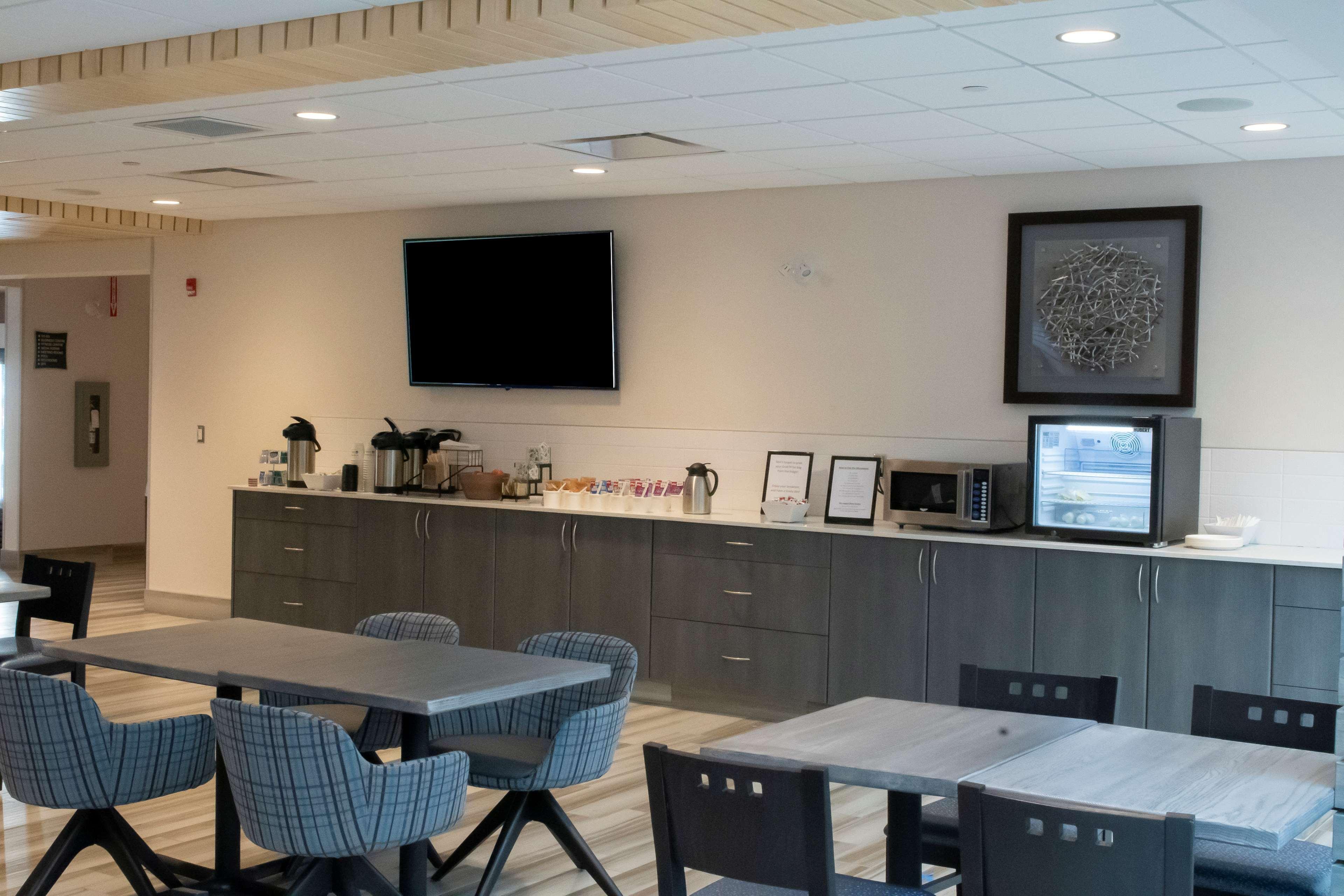 Best Western Inn & Suites Онтэрио Экстерьер фото