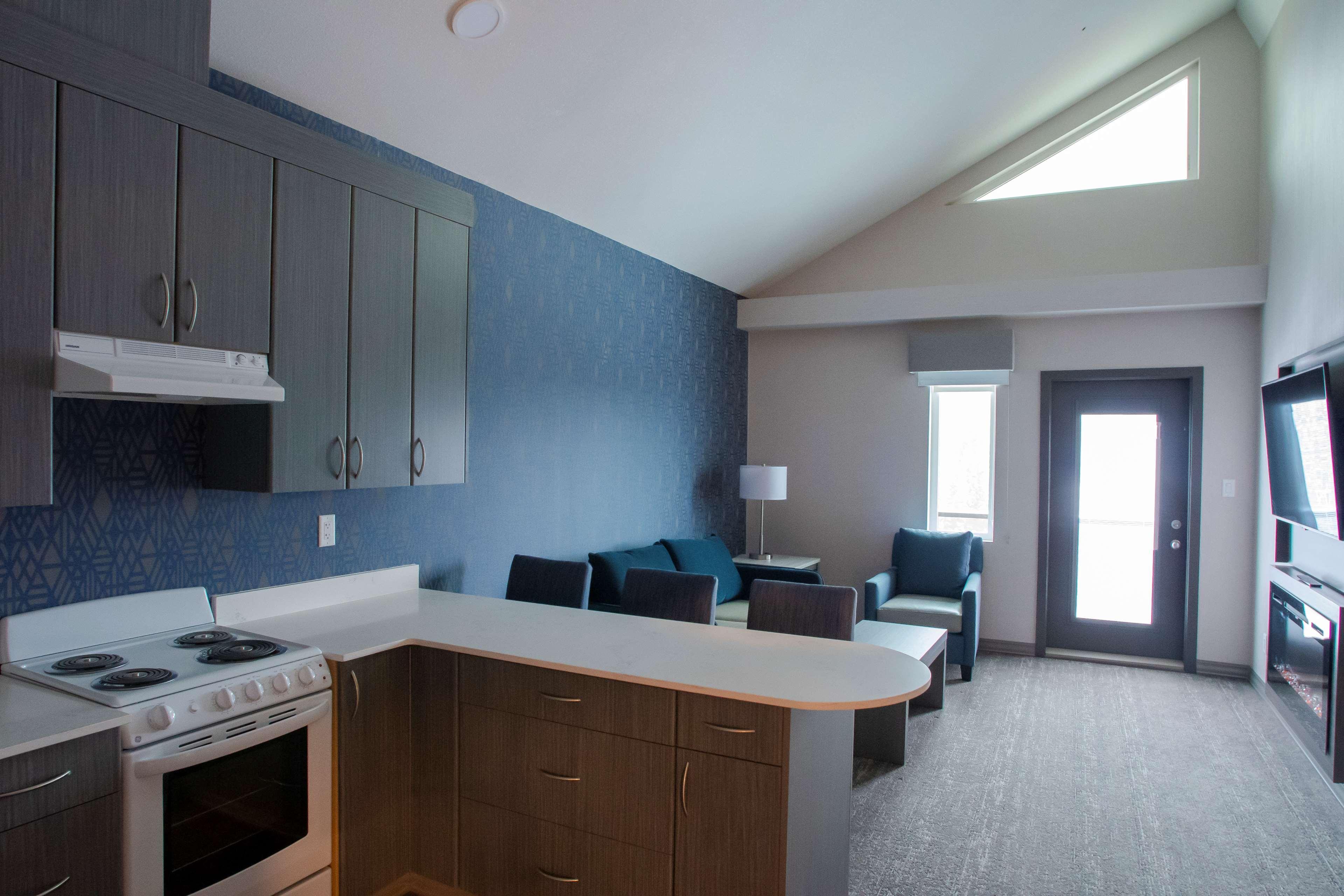 Best Western Inn & Suites Онтэрио Экстерьер фото